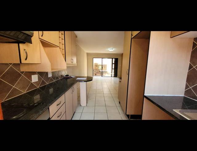 2 BEDROOM TOWNHOUSE FOR SALE IN ALBERTON NORTH